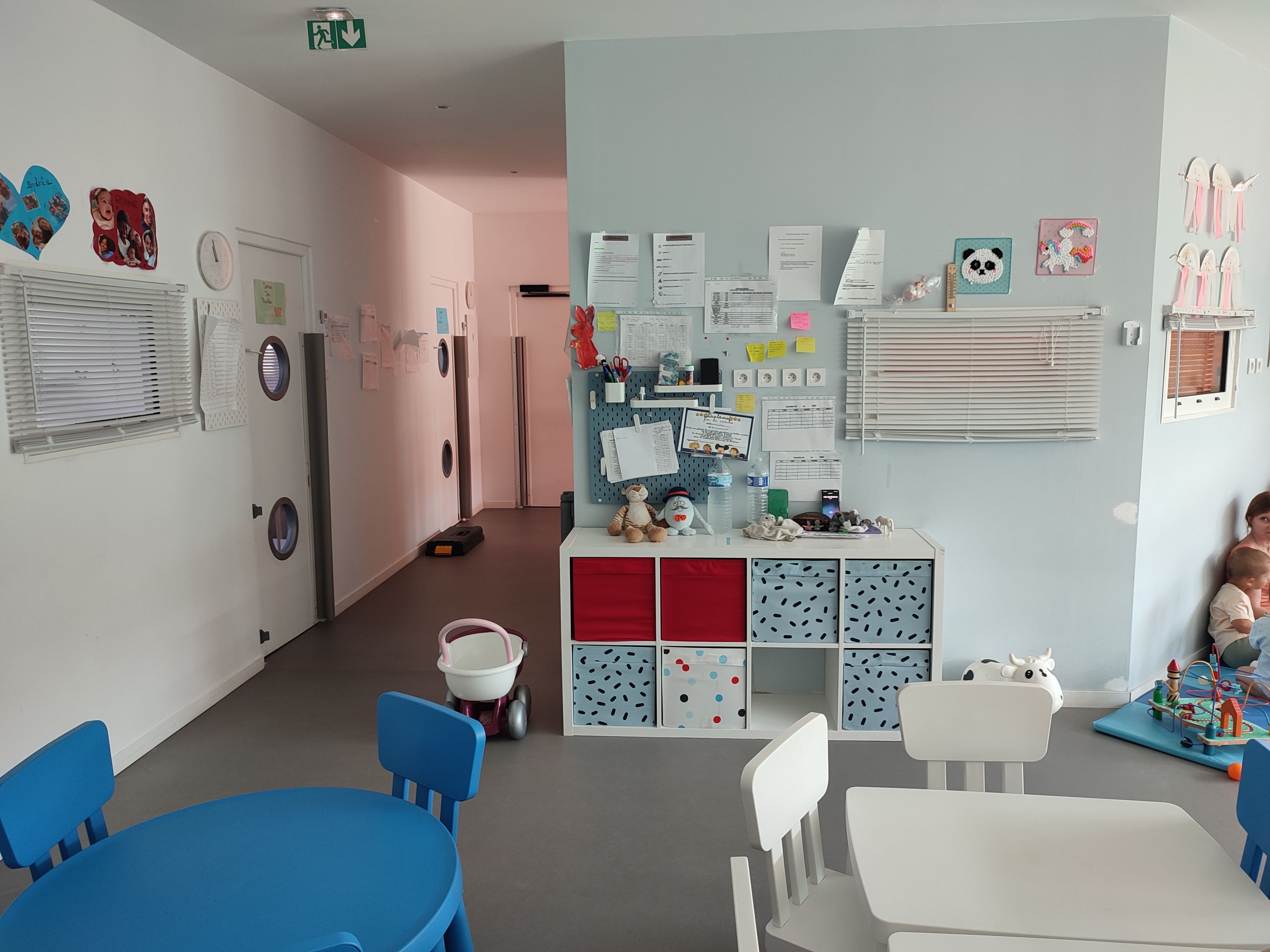 <img src="..." alt="Salle d’éveil 2 de la crèche TiNid Puget Barestes">